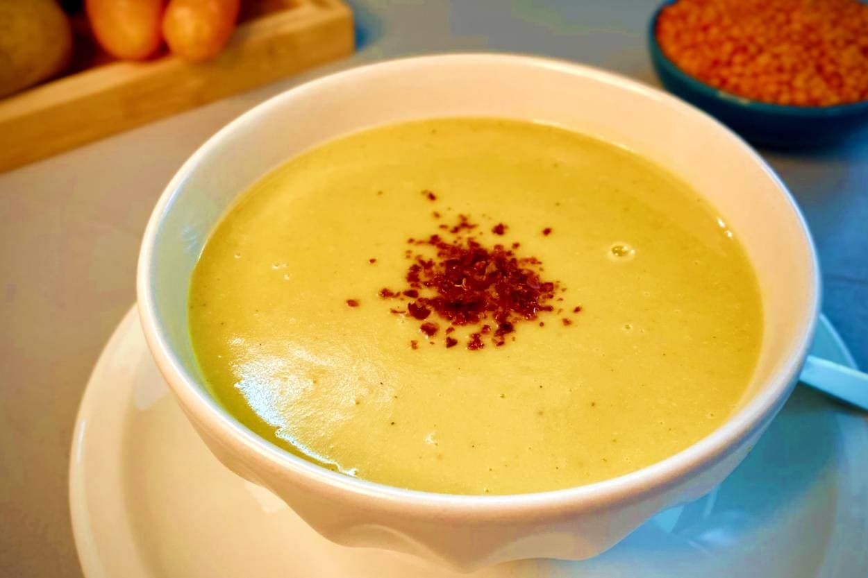 Süzme Mercimek Çorbası